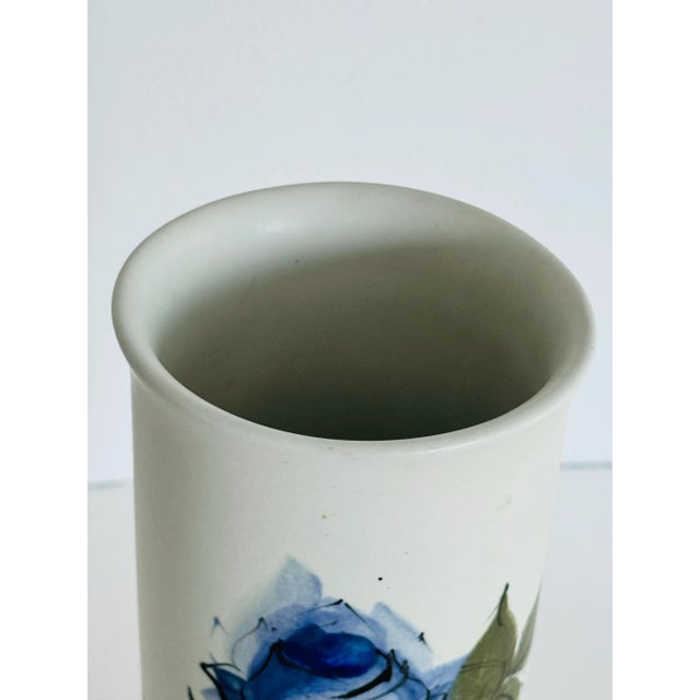 Mid-Century Modern Vintage 1960s Arabia of Finland Hand Painted Vase by Hilkka Liisa For Sale - Image 3 of 8