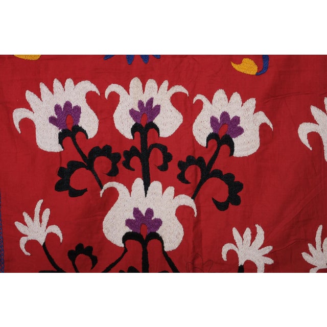 Red Cotton Suzani Wall Hanging - Vintage Bukhara Embroidery For Sale - Image 9 of 10