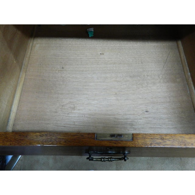 Wood Victorian Chest of Drawers in Mahogany For Sale - Image 7 of 18