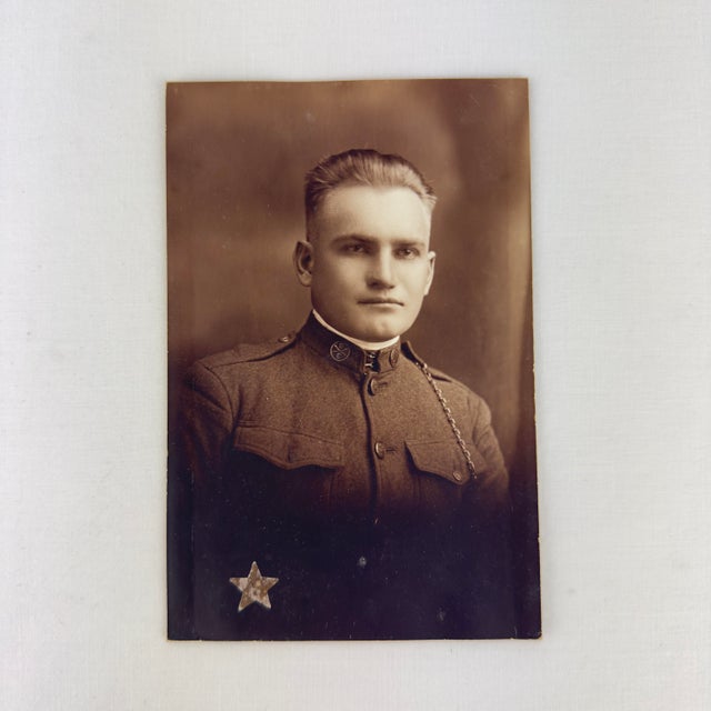 1910s 1910s Wwi Judd Cast Iron Picture Frame With Silver Star Soldier Photo - Waco Tex For Sale - Image 5 of 12