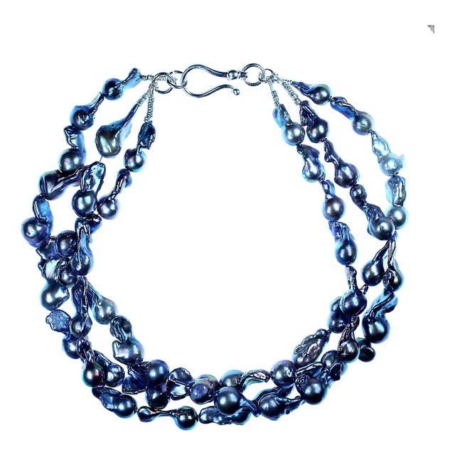Ajd 18 Inch Three Strand Peacock Color Keshi Pearl Necklace For Sale