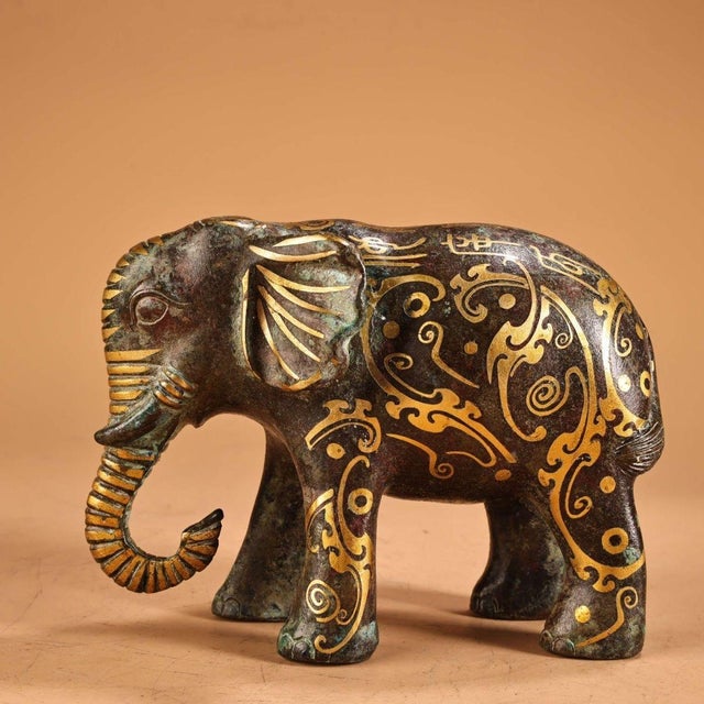 Bronze Pair of Vintage Bronze Elephant Statues For Sale - Image 8 of 9