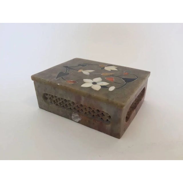 Jade Anglo-Raj Marble Inlay Box Pietra Dura Censor For Sale - Image 8 of 11