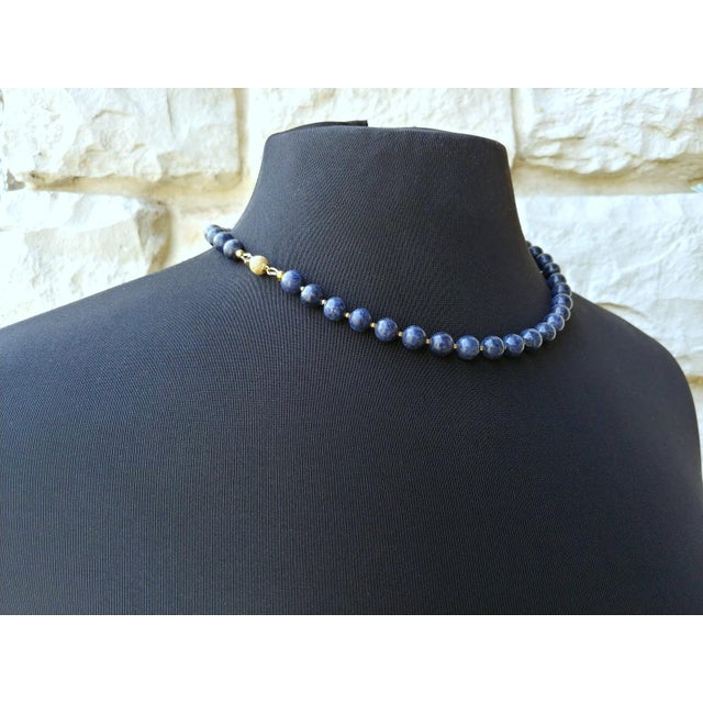 Early 21st Century Burmese Blue Sapphire Beaded Necklace With 14k Gold Clasp For Sale - Image 5 of 9