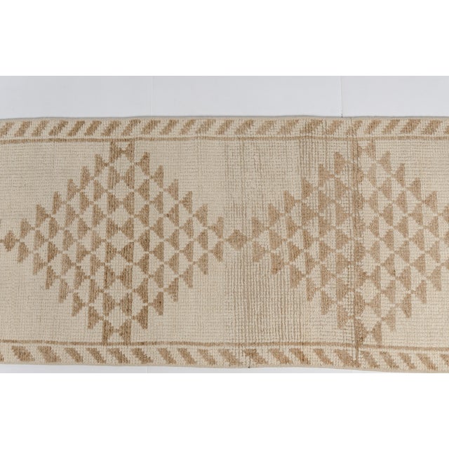 1960s Organic Beige & Cream Minimalist Rug For Sale - Image 9 of 10