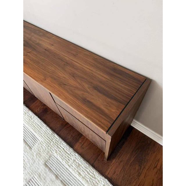 Vintage 1950s Walnut Credenza by Madison Furniture Company For Sale In Houston - Image 6 of 18