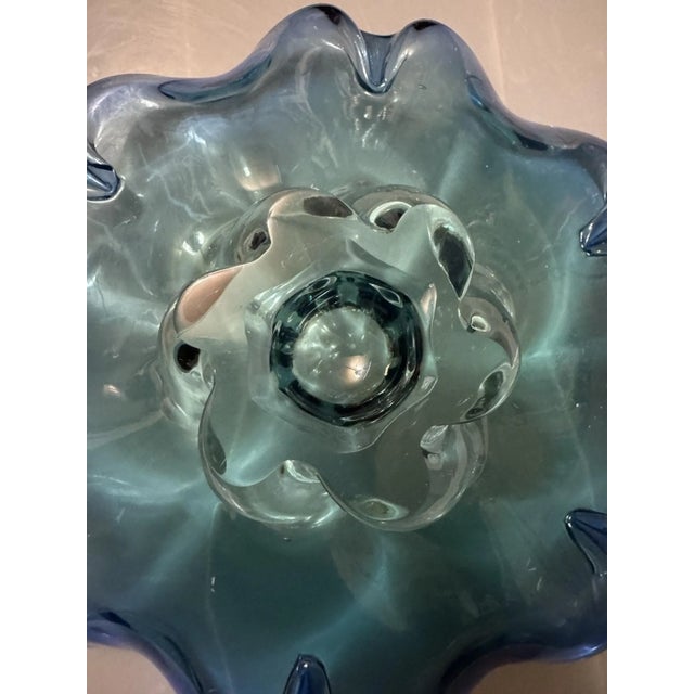 Murano Hand-Blown Blue Green Art Glass Bowl Iridescent Flower Scalloped Bowl Vintage Royal Gallery Poland For Sale - Image 4 of 10