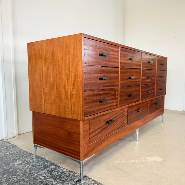 Mid-Century German Display Counter and Showcase in Mahogany and Chrome, 1960s For Sale - Image 3 of 16