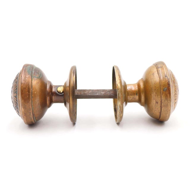 Traditional Antique Vernacular Reading Brass Passage Door Knob Set For Sale - Image 3 of 6