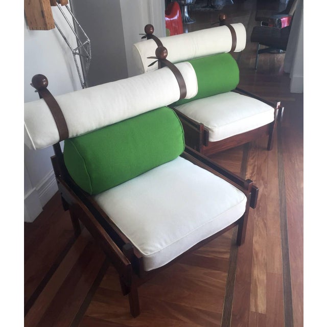 1960s Pair of Tonico Rosewood Chairs by Sergio Rodrigues For Sale - Image 5 of 10