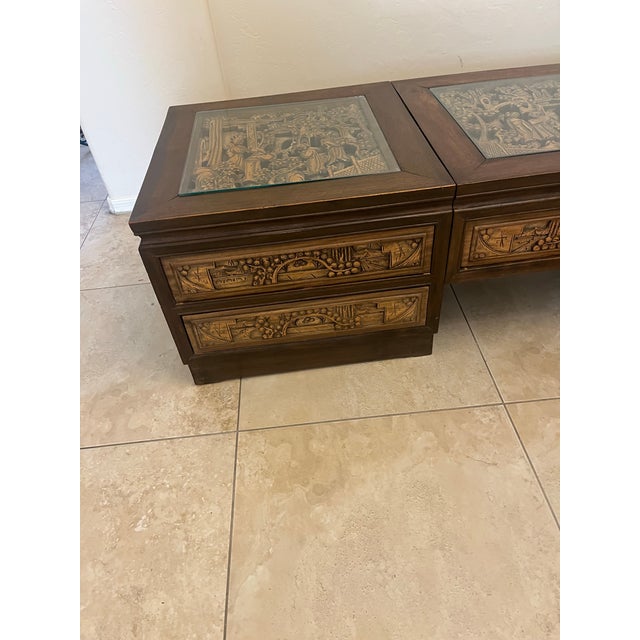 Amazing coffee table with intricate detail, it’s a wow! Any questions offers just message me!! An intricately Hand-Carved...