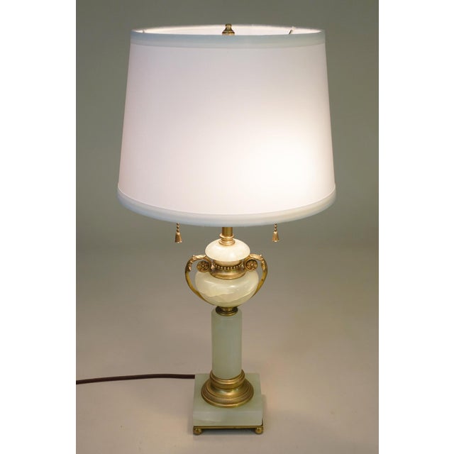 1960s French Depose Art Deco Neo Classic Green Onyx Marble Column & Urn Bronze Table Lamp For Sale - Image 10 of 11
