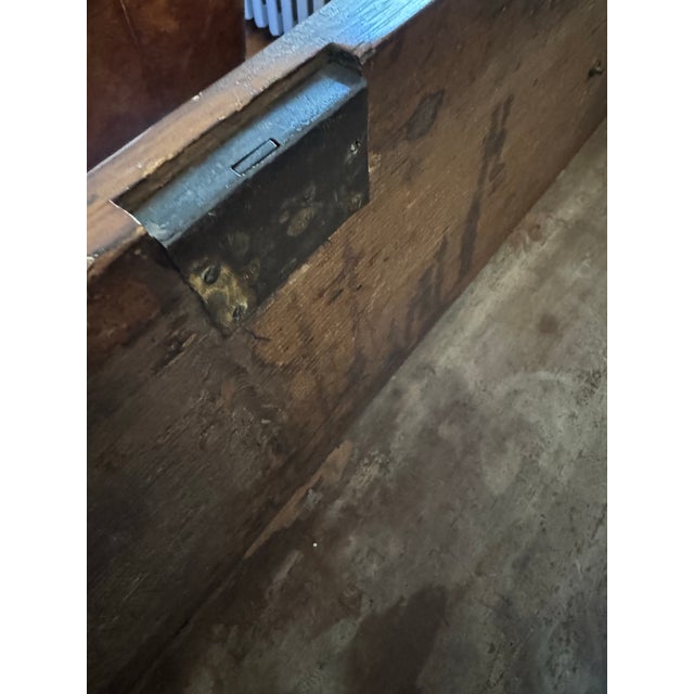 Early 19th Century American Pennsylvania Pine Chest of Drawers For Sale - Image 10 of 12