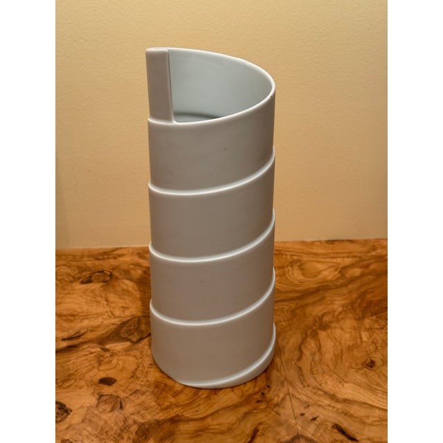 Very Rare Large 13” Rosenthal Studio-Linie White Porcelain Spiral Vase by Marcello Morandini Vintage Germany Postmodern Circa 1980’s For Sale - Image 9 of 11