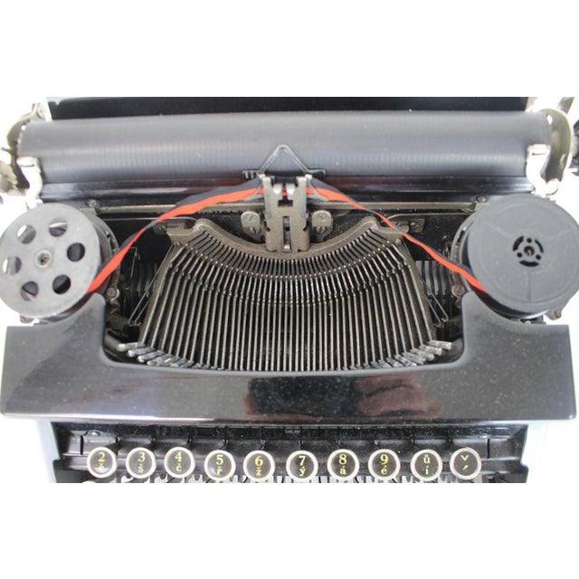 1930s Corona Junior Portable Typewriter, U.S.A. 1395 For Sale - Image 5 of 12