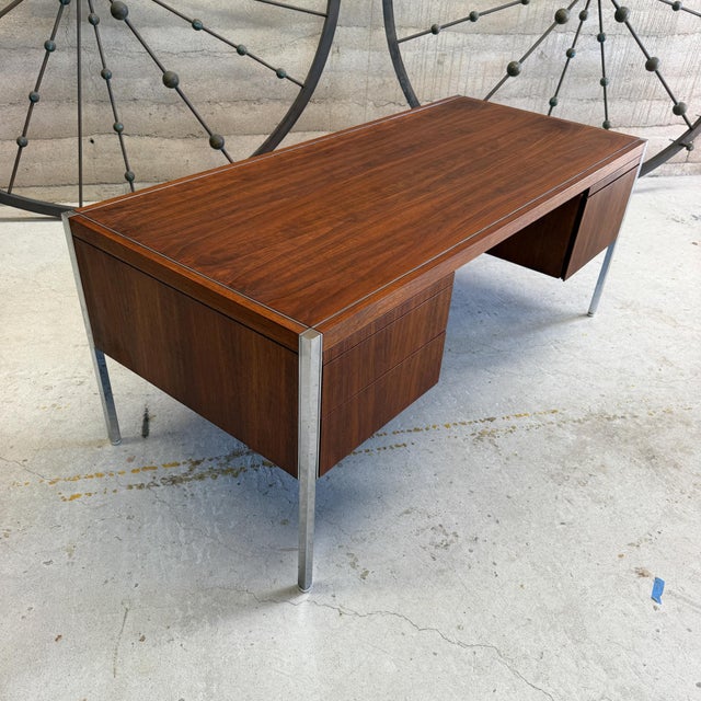 Mid-Century Modern Executive Desk Richard Schultz for Knoll International For Sale - Image 9 of 16
