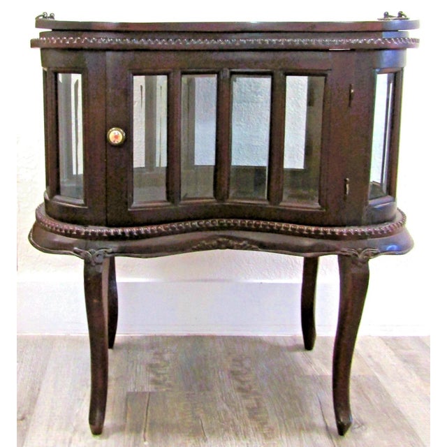 Queen Anne 1930's Queen Anne Mahogany Kidney Shaped Beveled Glass Tray Top Drink Cabinet For Sale - Image 3 of 18