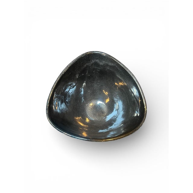 Mid-Century Modern Polia Pillin Hand-Painted Figurative Studio Pottery Vessel, California, C. 1950s For Sale - Image 3 of 5