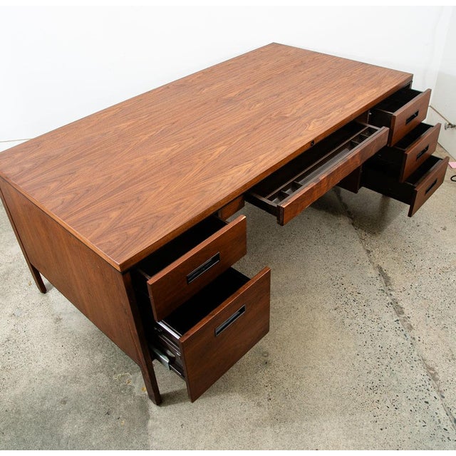 1960s Mid Century Modern Desk Executive 6 Drawer Walnut Solid Steelcase Wood Floating For Sale In Sacramento - Image 6 of 12