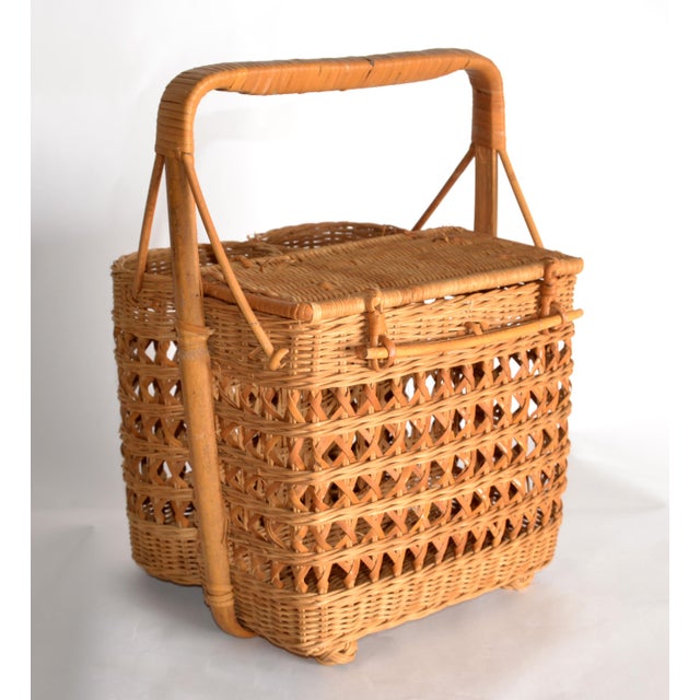 1950s French Bamboo Wicker 2 Wine Bottle Picnic Basket Bohemian Chic Mid-Century For Sale - Image 13 of 16