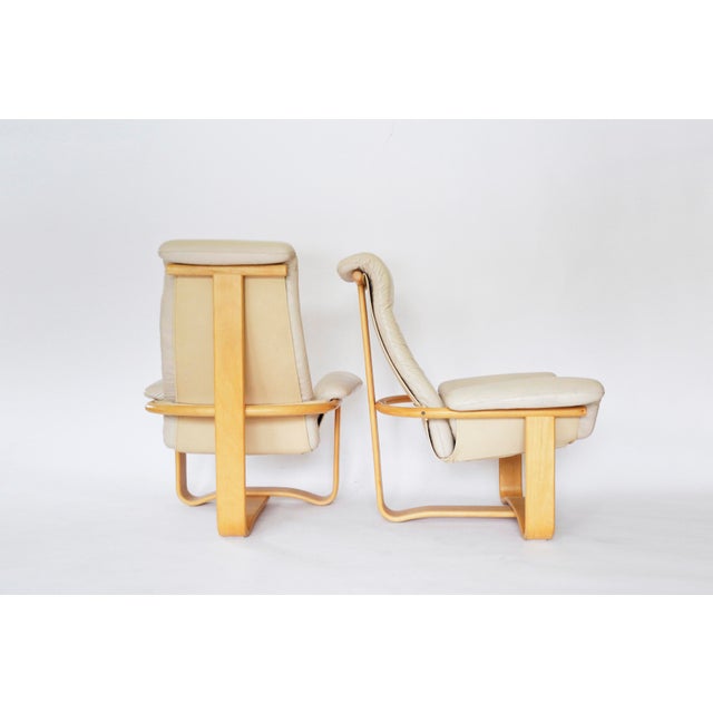 Mid-Century Modern Pair of Vintage Manta Lounge Chairs Attributed to Ingmar Relling in Beige Leather For Sale - Image 3 of 11