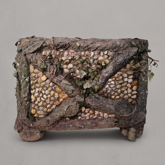 Rectangular planter in sculpted cement, in the tradition of french rock gardeners. It gives the illusion of a rustic...