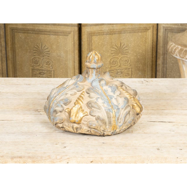 Metal 19th Century Italian Painted and Parcel Gilt Tôle Bed Corona with Foliage Motif and Finial For Sale - Image 7 of 10