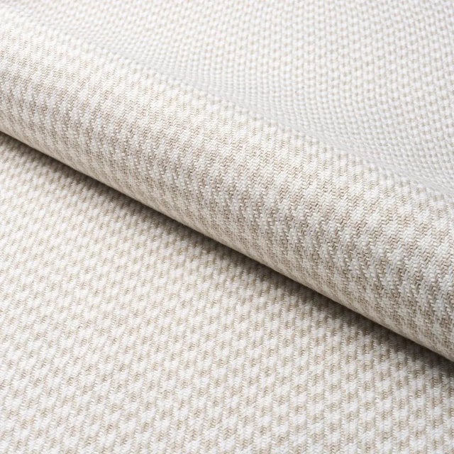 Contemporary SAMPLE - Schumacher Lotti Linen Houndstooth Fabric In Grey For Sale - Image 3 of 3
