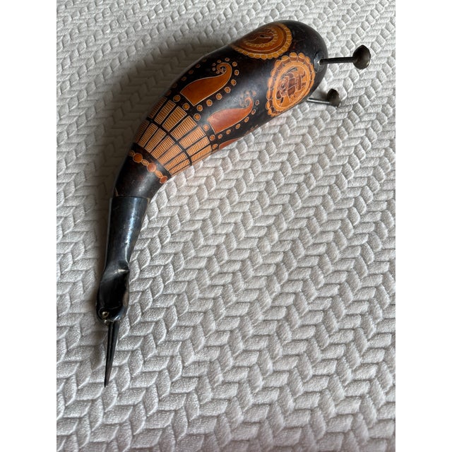 Vintage Peruvian Hand-Carved & Fire-Etched Gourd Bird Sculptures - Pair "Mate Burilado" Hand-Carved Gourd Birds For Sale - Image 9 of 12