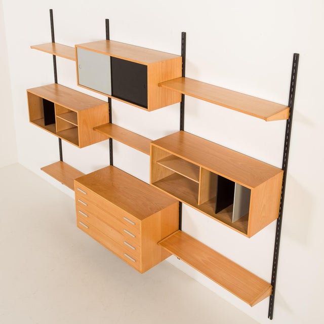 Light Yellow Three Bay Wall Unit in Beech from FM Møbler, 1970s For Sale - Image 8 of 18