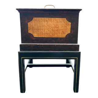 Pennsylvania Sponge Decorated Box On Later Stand For Sale