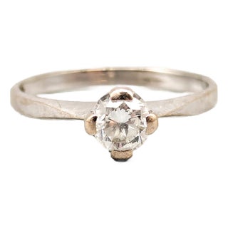 18 Karat Gold Solitaire Ring with Diamond For Sale
