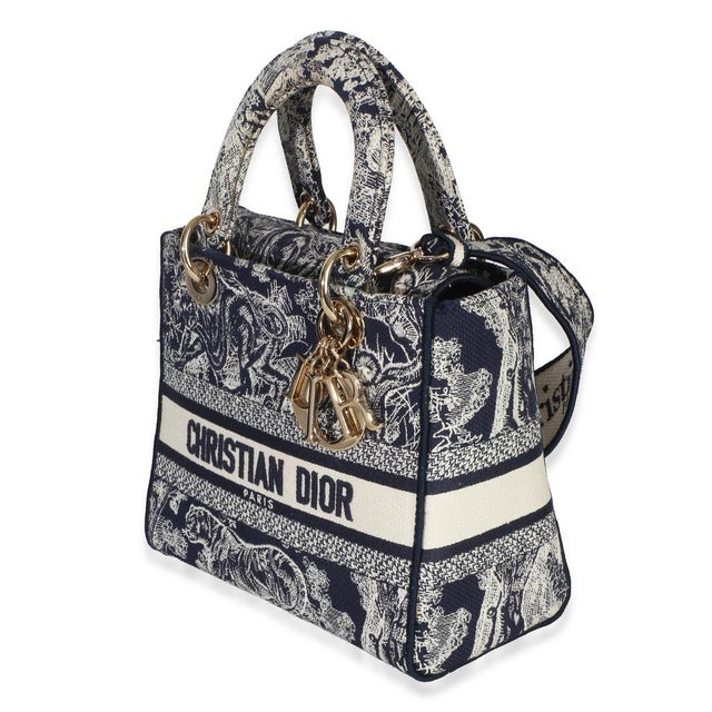 Traditional Navy Canvas Toile De Jouy Embroidered Medium Lady D-Lite For Sale - Image 3 of 9