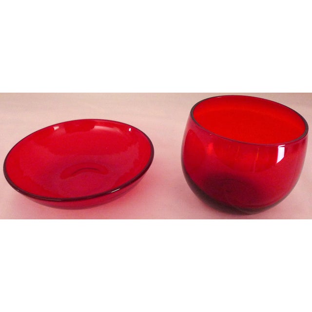 Offered is a Carder Steuben red roly poly glass and underplate. Manufacturer: Steuben Glass Works. Place: Corning,...