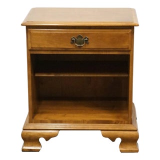 Late 20th Century Ethan Allen Heirloom Nutmeg Maple Colonial Early American 22" Open Cabinet Nightstand For Sale