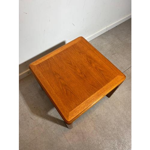 Vintage “Nathan” Coffee table Teakwood, mint condition. 53 x 53 x 41 cm