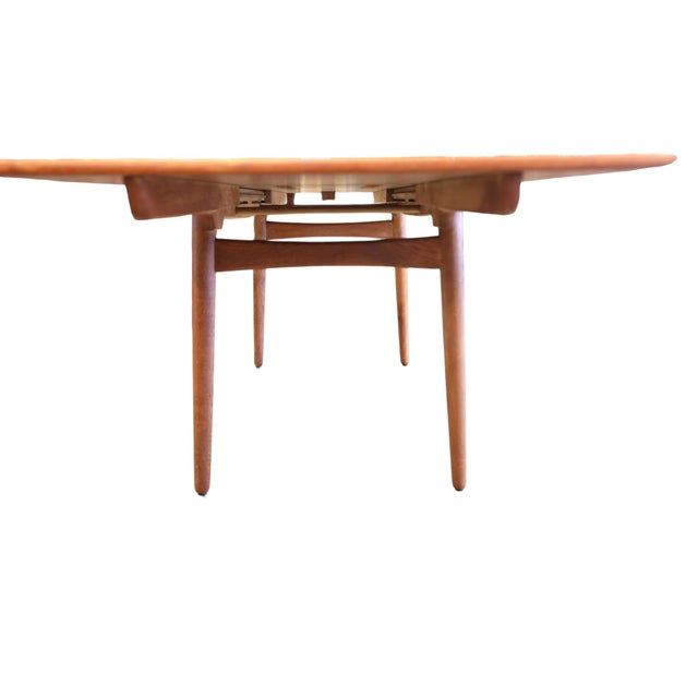 1970s AT310 Dining Table in Teak and Oak by Hans J. Wegner for Andreas Tuck, 1950s For Sale - Image 5 of 18