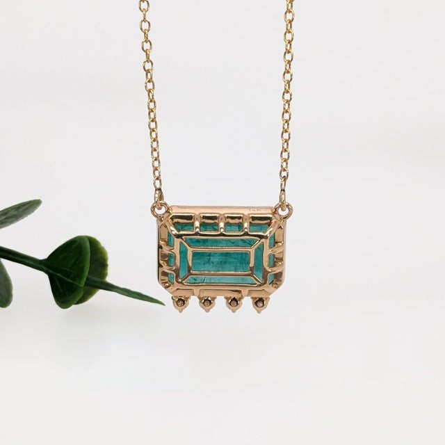 2020s 6ct Emerald Pendant With Natural Diamond Accents in Solid 14k Gold | Em 15x10mm For Sale - Image 5 of 5