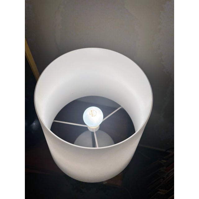 1980s Mid-Century Modern Italian Table Lamp in Glass and Steel from Fontana Arte, 1980s For Sale - Image 5 of 7