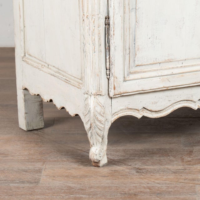 19th Century French Gray Painted Pine Vitrine Display Cabinet For Sale - Image 11 of 14