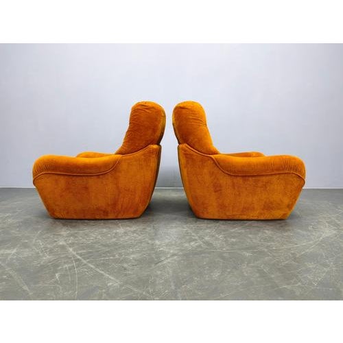 Space Age Italian Lounge Chairs in Orange Upholstery, 1970s, Set of 2 For Sale - Image 4 of 18