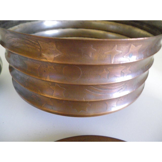 Set of 2 Trinket Dishes/Jewelry Boxes - Vintage trinket dish/jewelry box with a lid decorated with hand-painted roses....