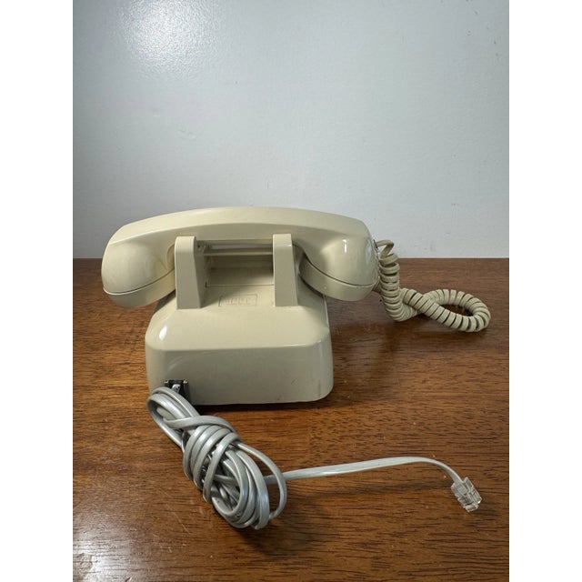 1970's Itt Beige Push Button Desk Telephone Retro Landline Phone For Sale In Philadelphia - Image 6 of 8