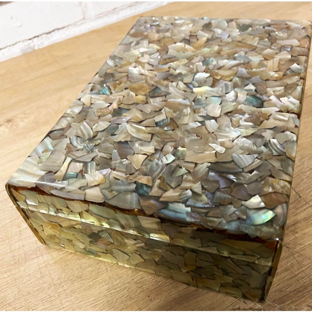 Resin With Mother of Pearl Inclusion Box For Sale In New York - Image 6 of 11