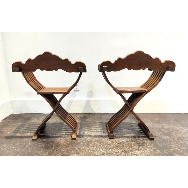 1950s Pair of Italian Mid Century Savonarola Lion Head Wood Folding Chairs For Sale - Image 5 of 11