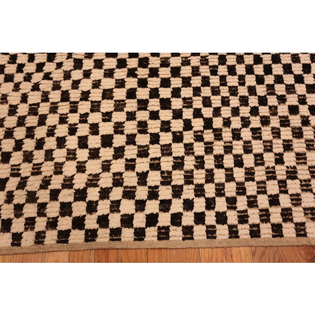 Nazmiyal Collection Modern Black and White Checkboard Rug For Sale - Image 4 of 5