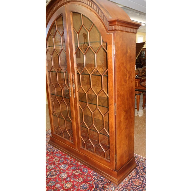 Brown 1990s Italian Made Burl Wood China Display Cabinet Attributed to Giemme For Sale - Image 8 of 16