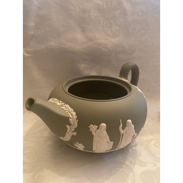 Early 20th Century Vintage Wedgwood Sage Green Jasperware Teapot 1955 Glazed Interior Mint Interior For Sale - Image 5 of 12
