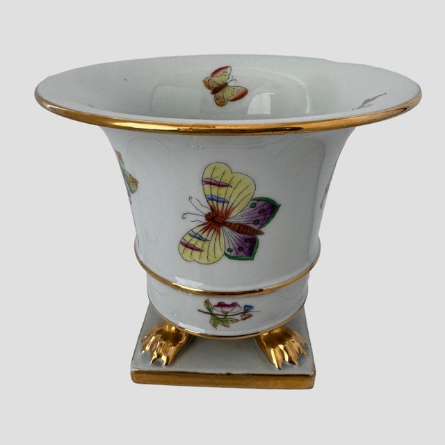 Traditional Vintage Herend Queen Victoria 6402 Claw Footed Empire Vase Cachepot Hungary For Sale - Image 3 of 11