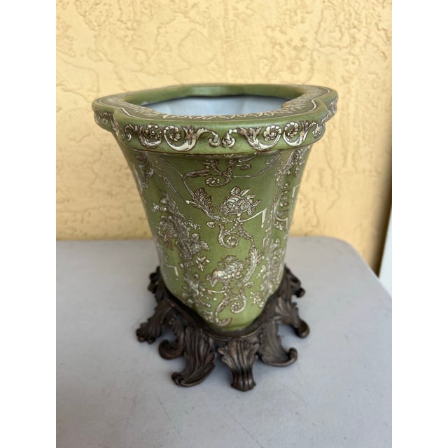 Late 20th Century Antique Green Porcelain Crackle Glaze Bowl / Brass Footed Cache Pot / Jardiniere For Sale - Image 5 of 9